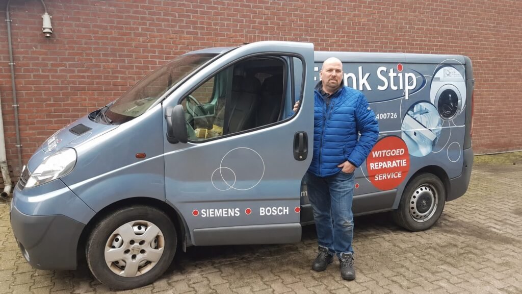 Bedrijfsbus van Frank Stip witgoed reparatie-service uit Ermelo